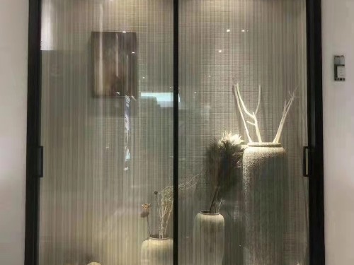 我們在購買陽臺推拉門時要注意什么呢？