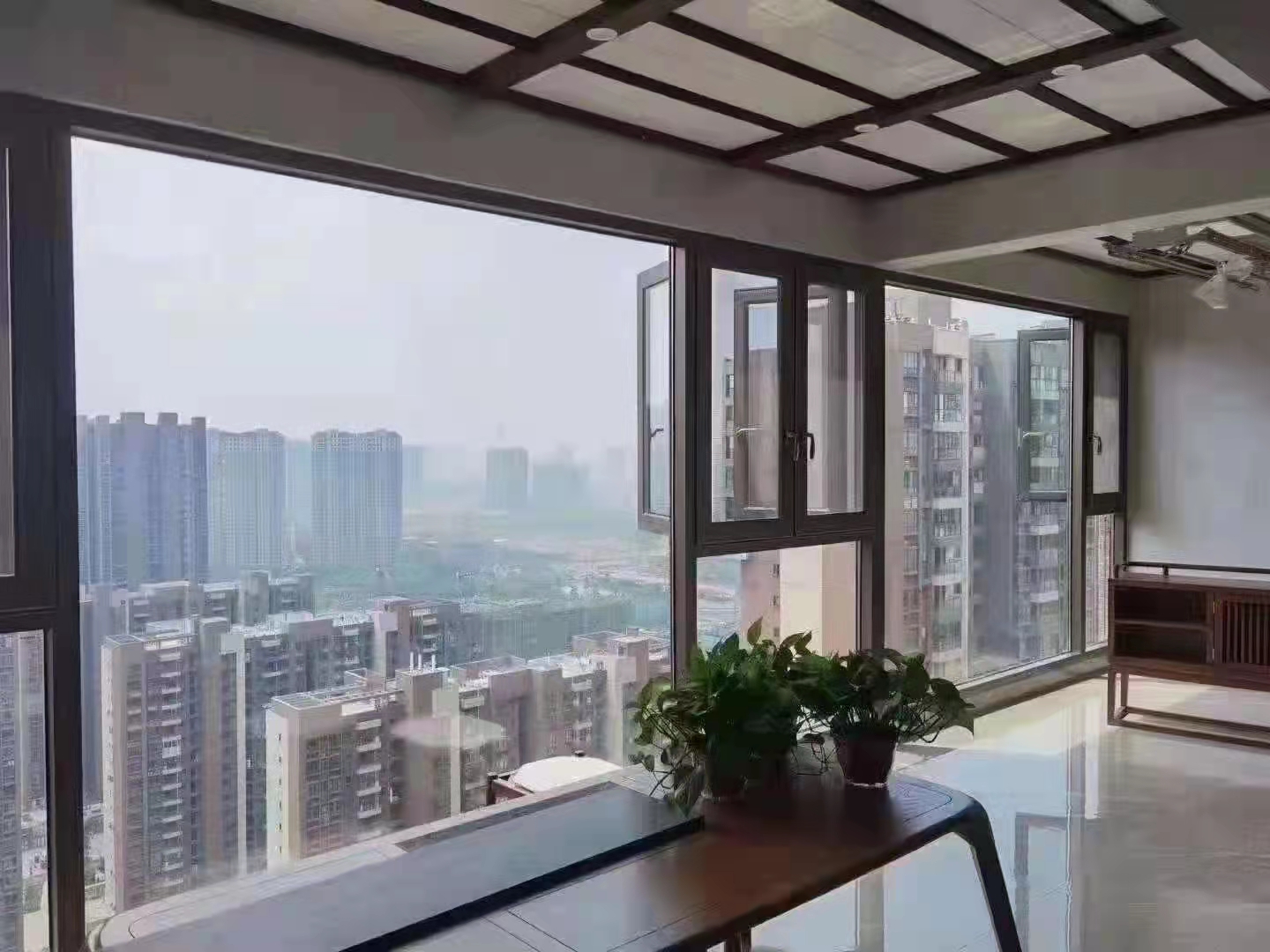 封陽臺用什么窗？很多人沒想到這點就裝錯了